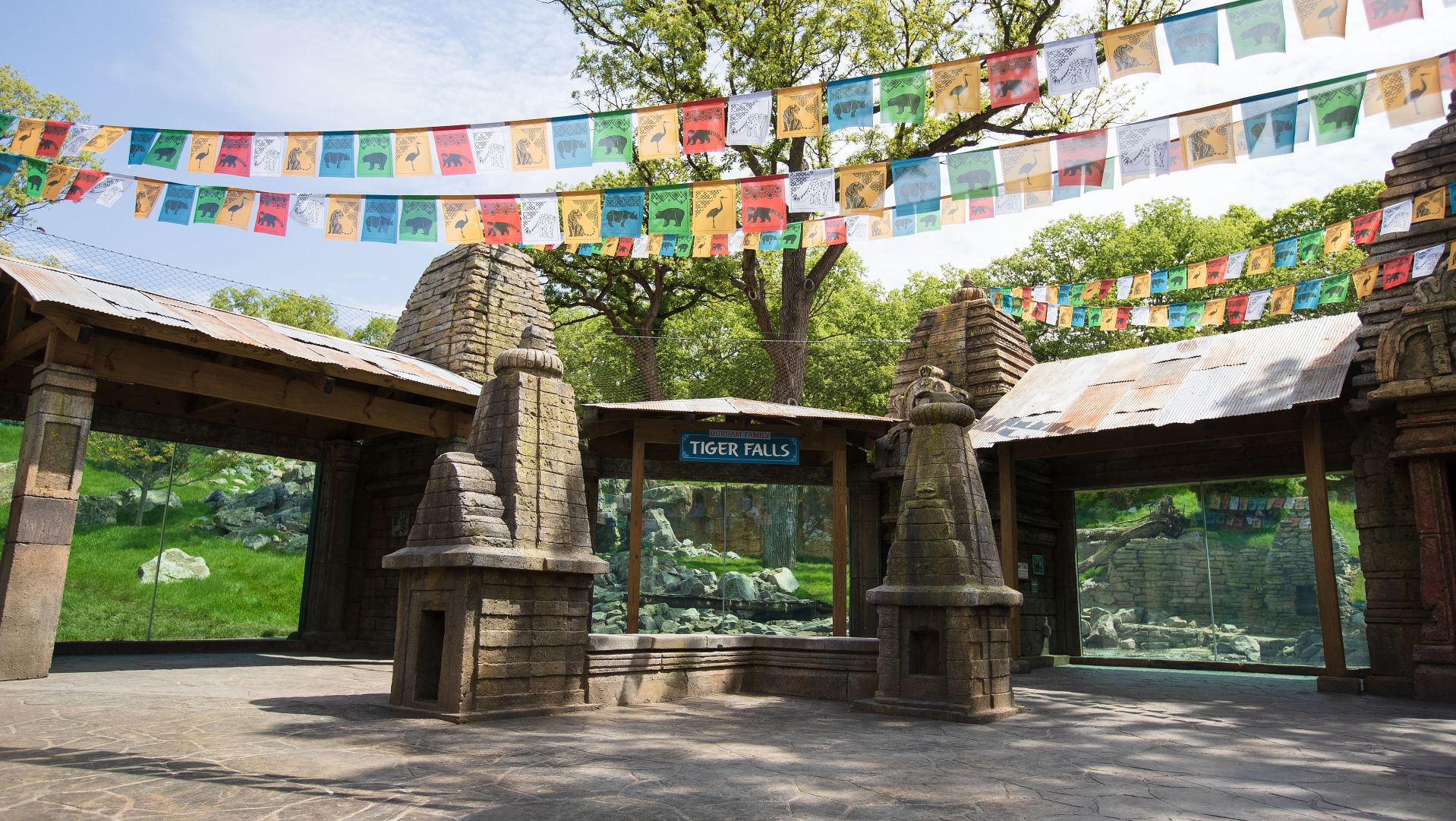 NOT CRAPPY: I know it's clichéd, but the zoo.